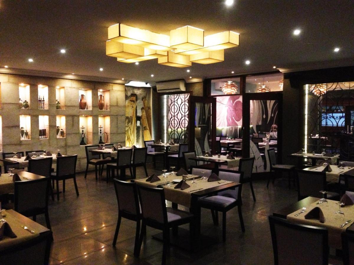 Hotel & Restaurant Farid Дакар Екстериор снимка